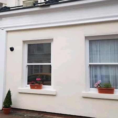 Ferienwohnung Stones Throw Scarborough Exterior foto